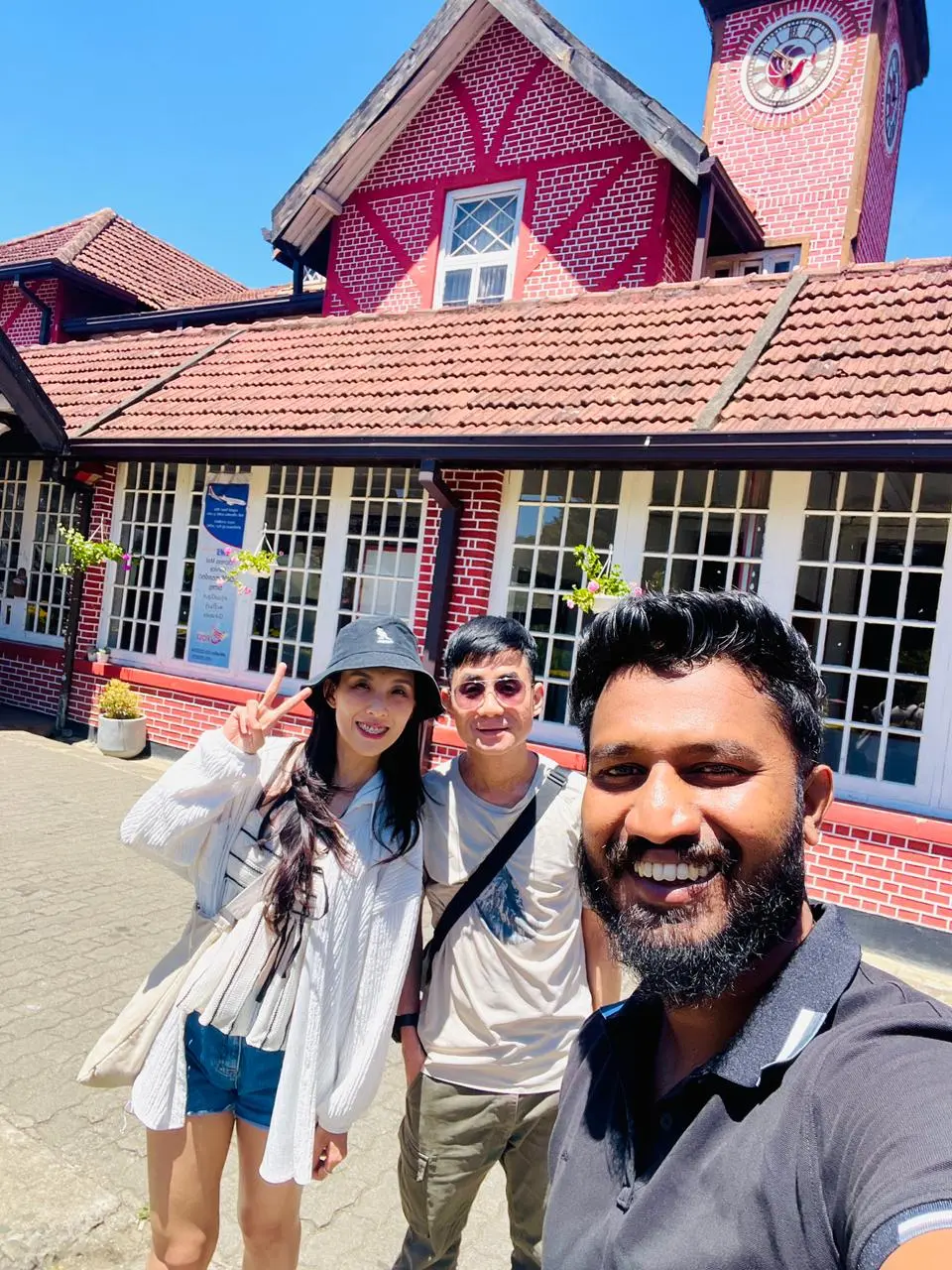 Scenic train ride through Sri Lanka's tea country