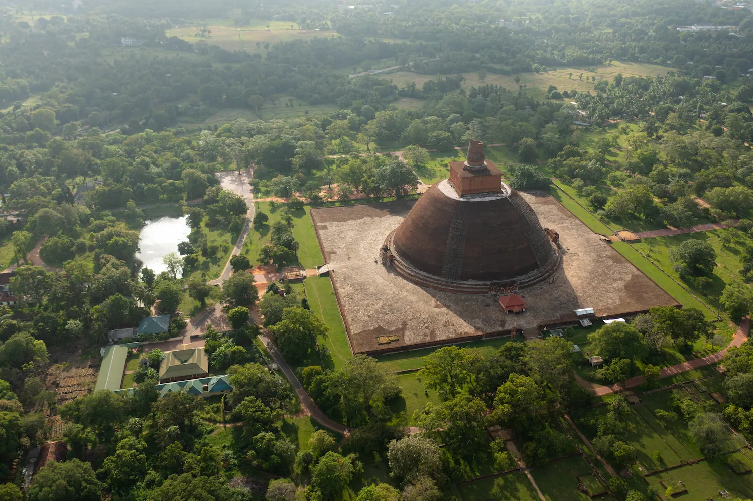 Ruwanwelisaya Stupa in Anuradhapura