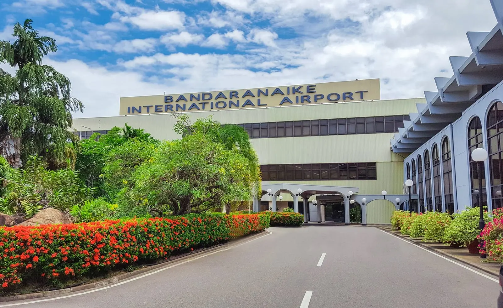 Colombo airport departure transfer end of tour