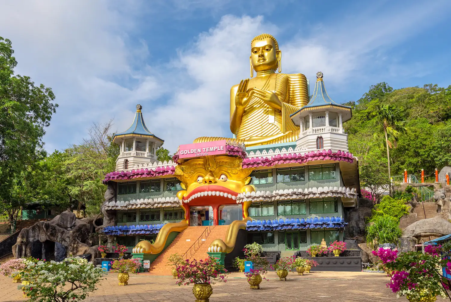 Dambulla Cave Temple sculptures
